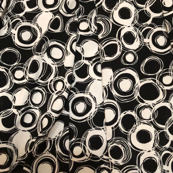 Wrapper black and white dotted blouse - Picture 3 of 7